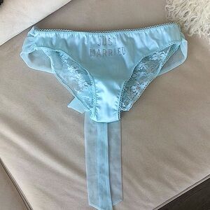 NWOT Victoria’s Secret ‘I DO’ Bridal Collection Panty, S